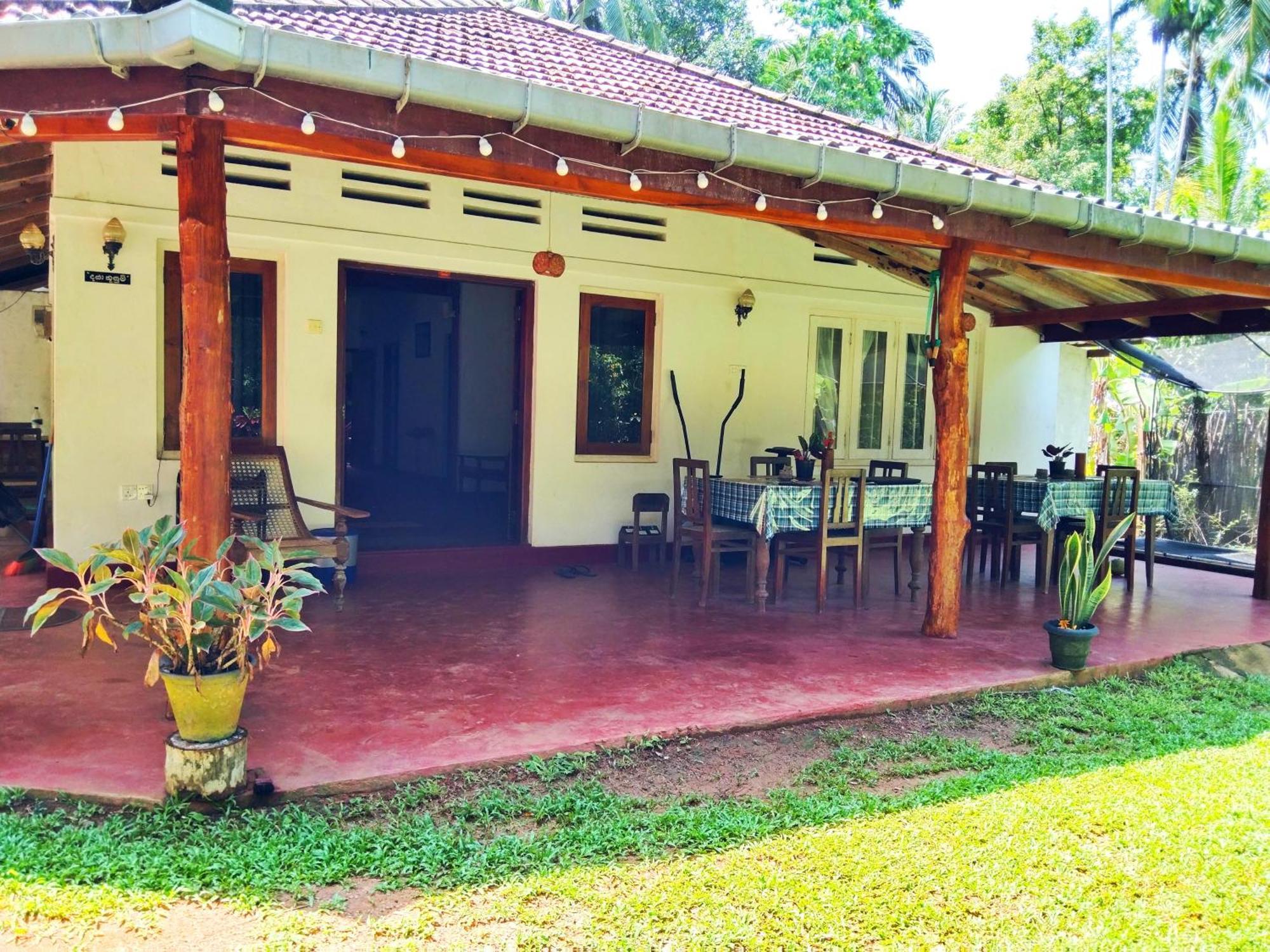 Hiriketiya Green Hill Home Диквелла Экстерьер фото